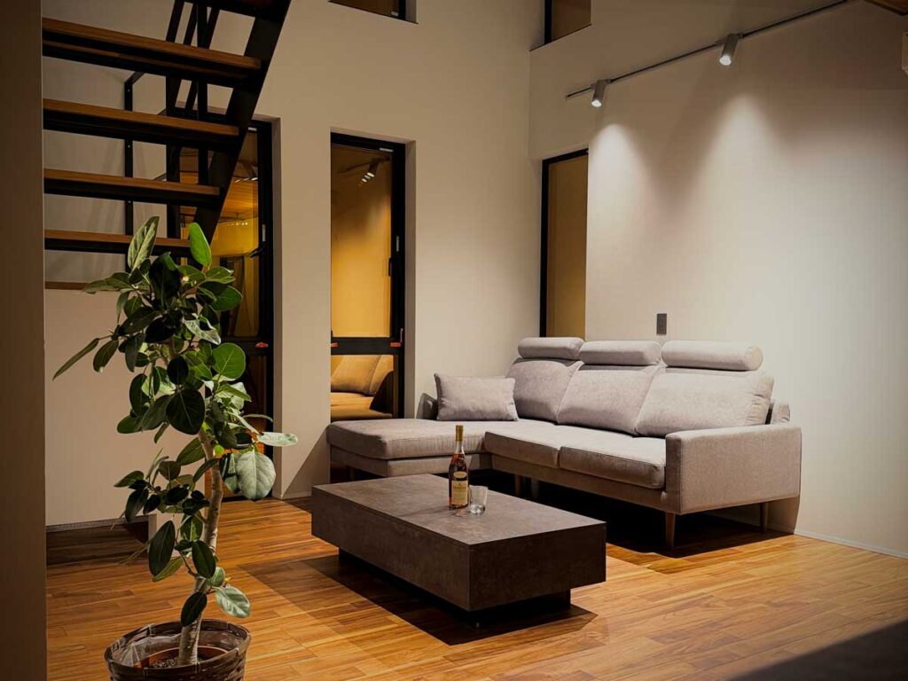 【八戸市中居林 完成見学会】夜の雰囲気も観れます